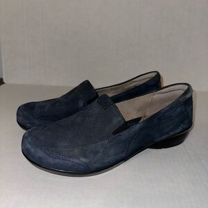 Women’s Naturalizer Blue Suede Slip On Loafer Size 8M